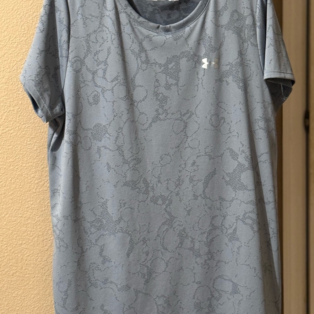 Under Armour Patterned Gray Short Sleeve Tee
